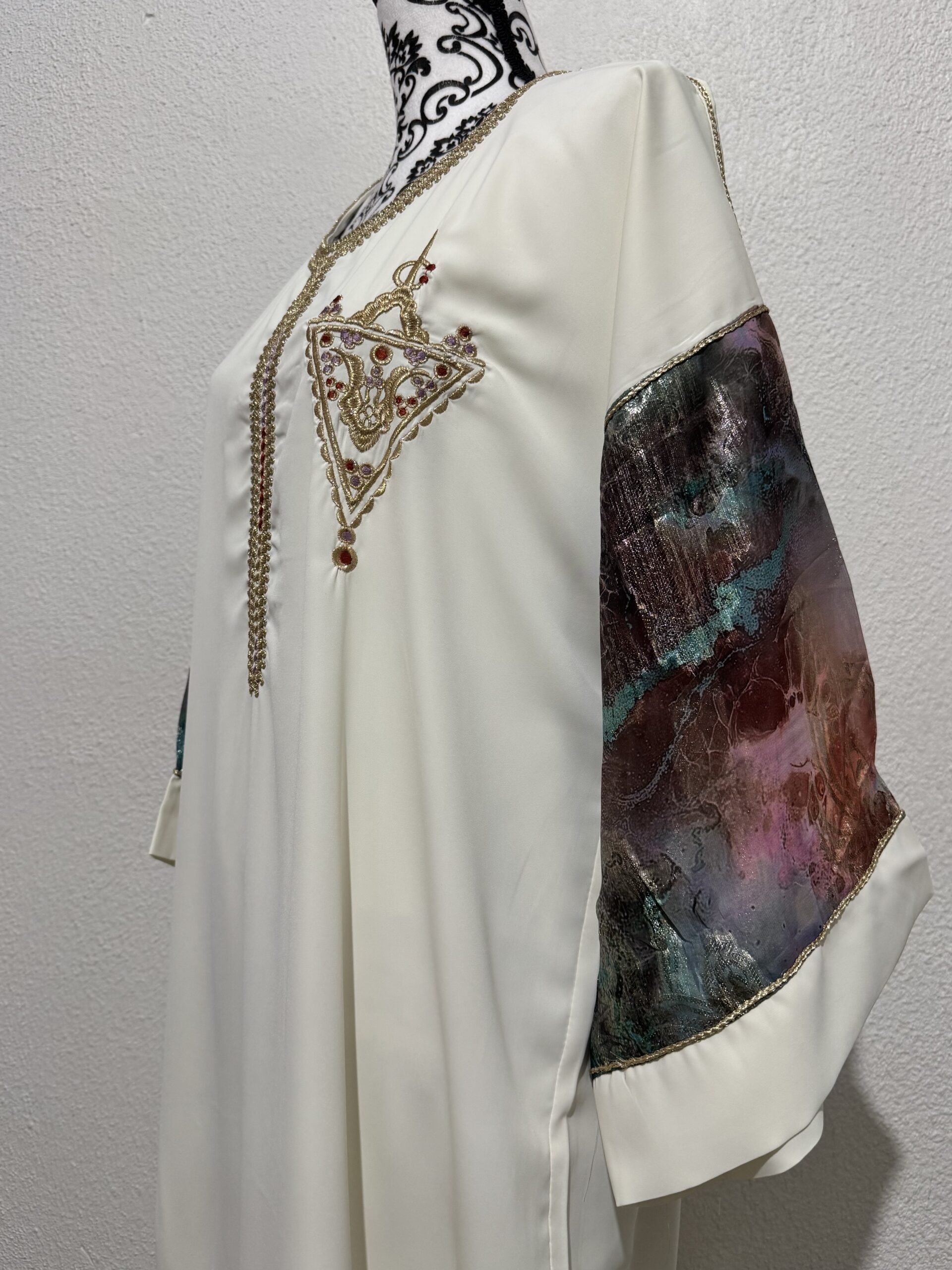 Robe - fibule berbère brodé