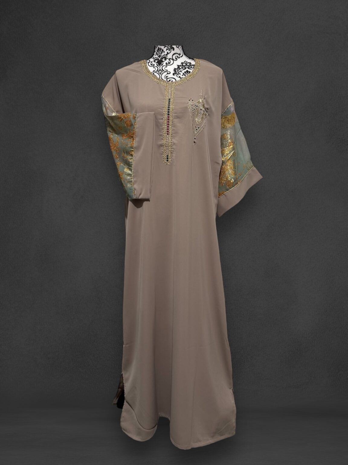 Robe - fibule berbère brodé