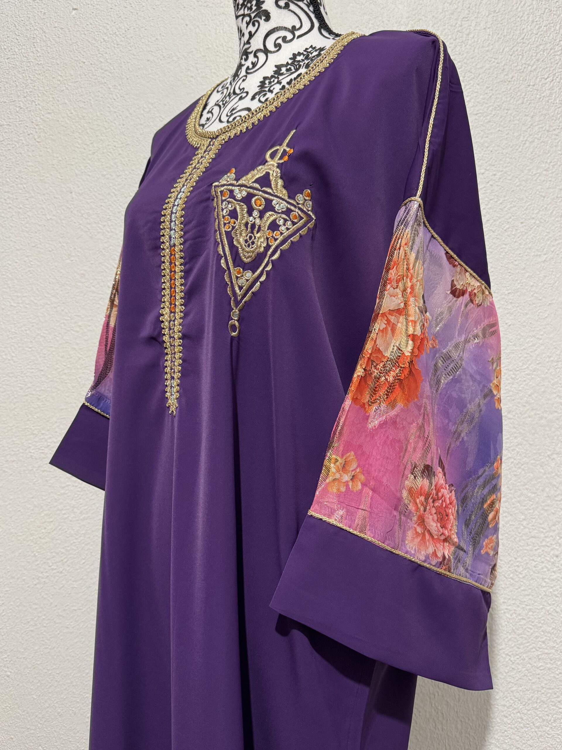 Robe - fibule berbère brodé