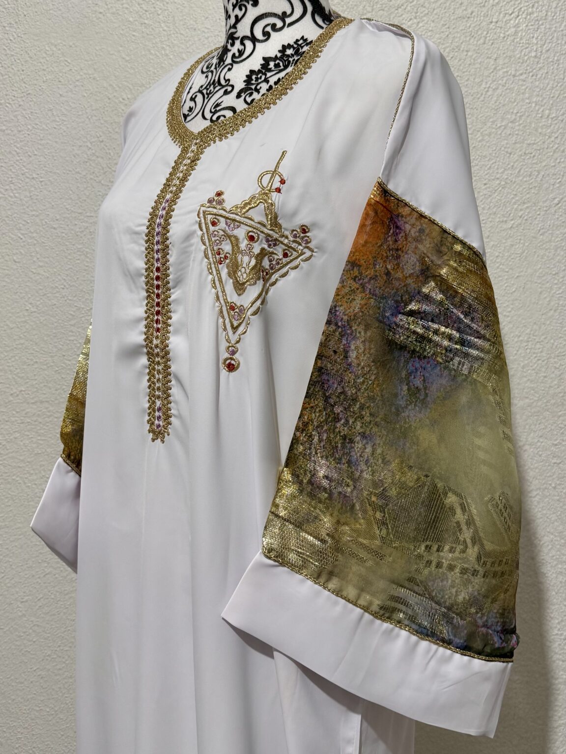 Robe - fibule berbère brodé