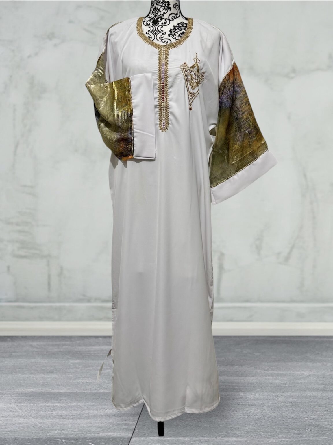 Robe - fibule berbère brodé