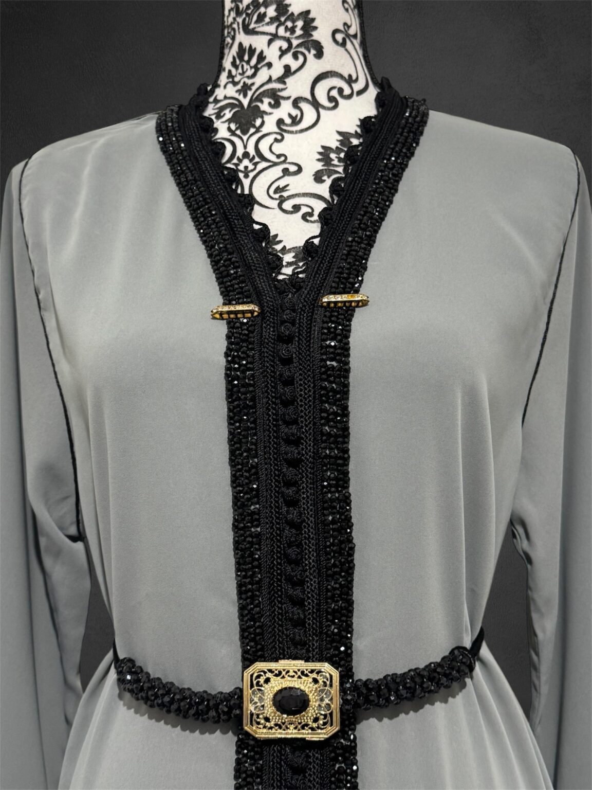 Sawsania Caftan aux perles noires