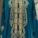 Caftan à perles brodées