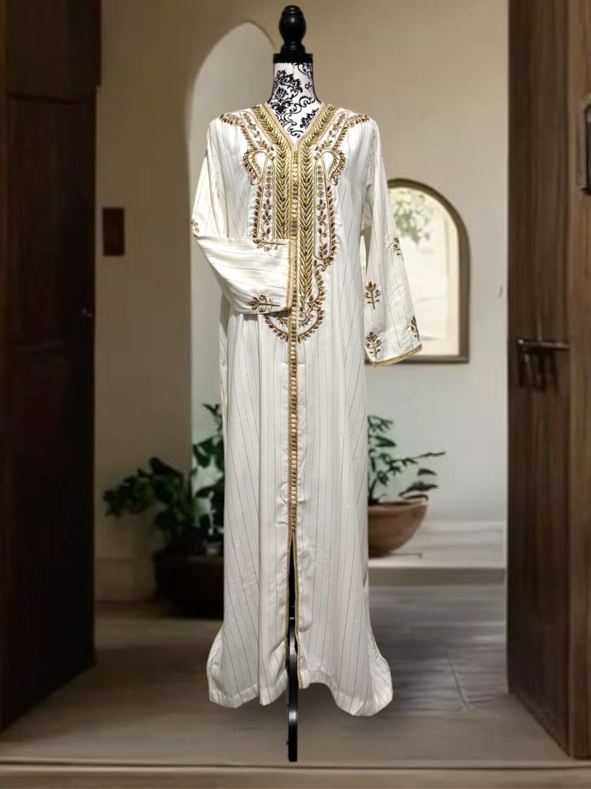 Caftan à perles brodées