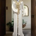 Caftan à perles brodées