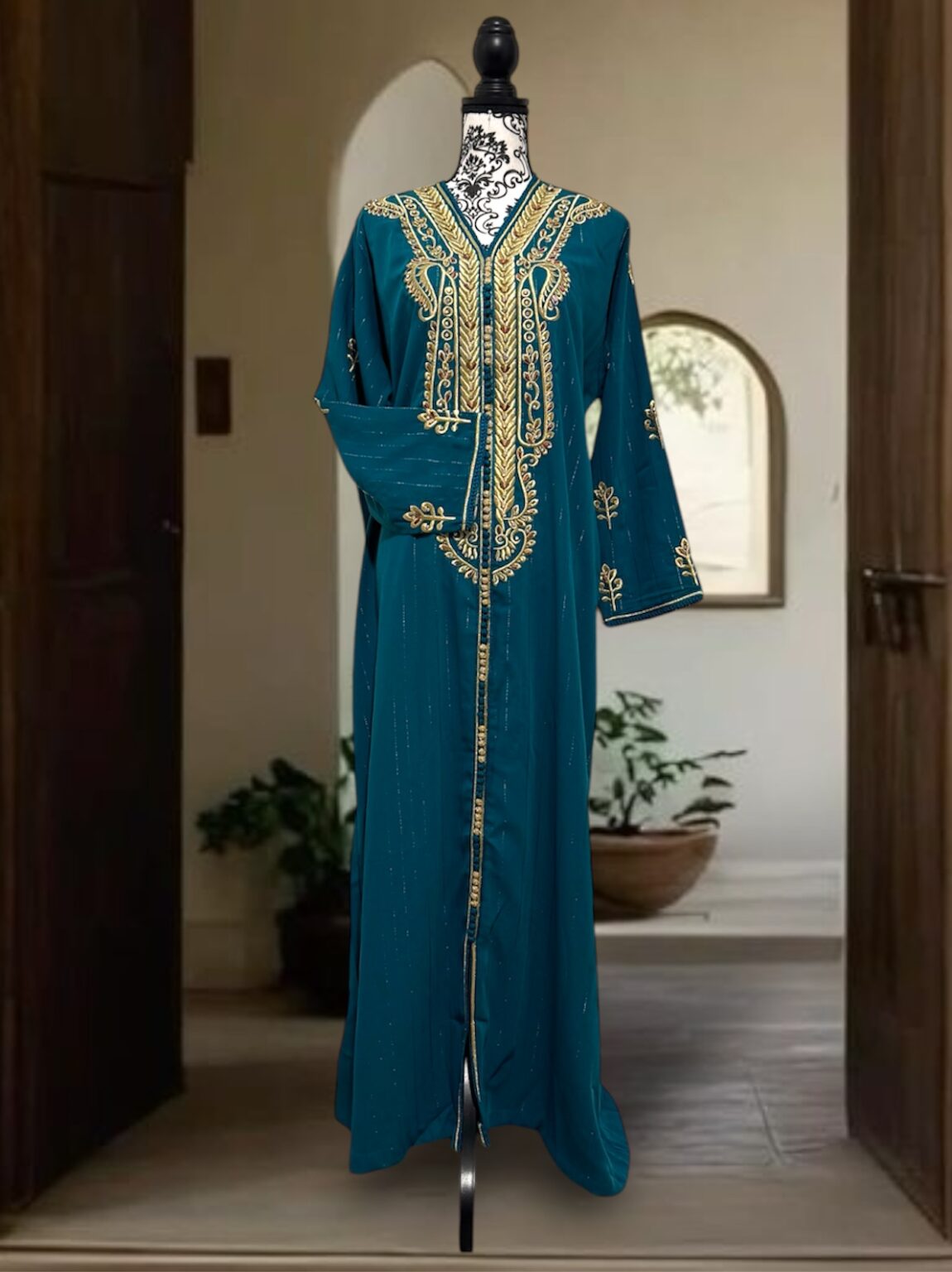 Caftan à perles brodées