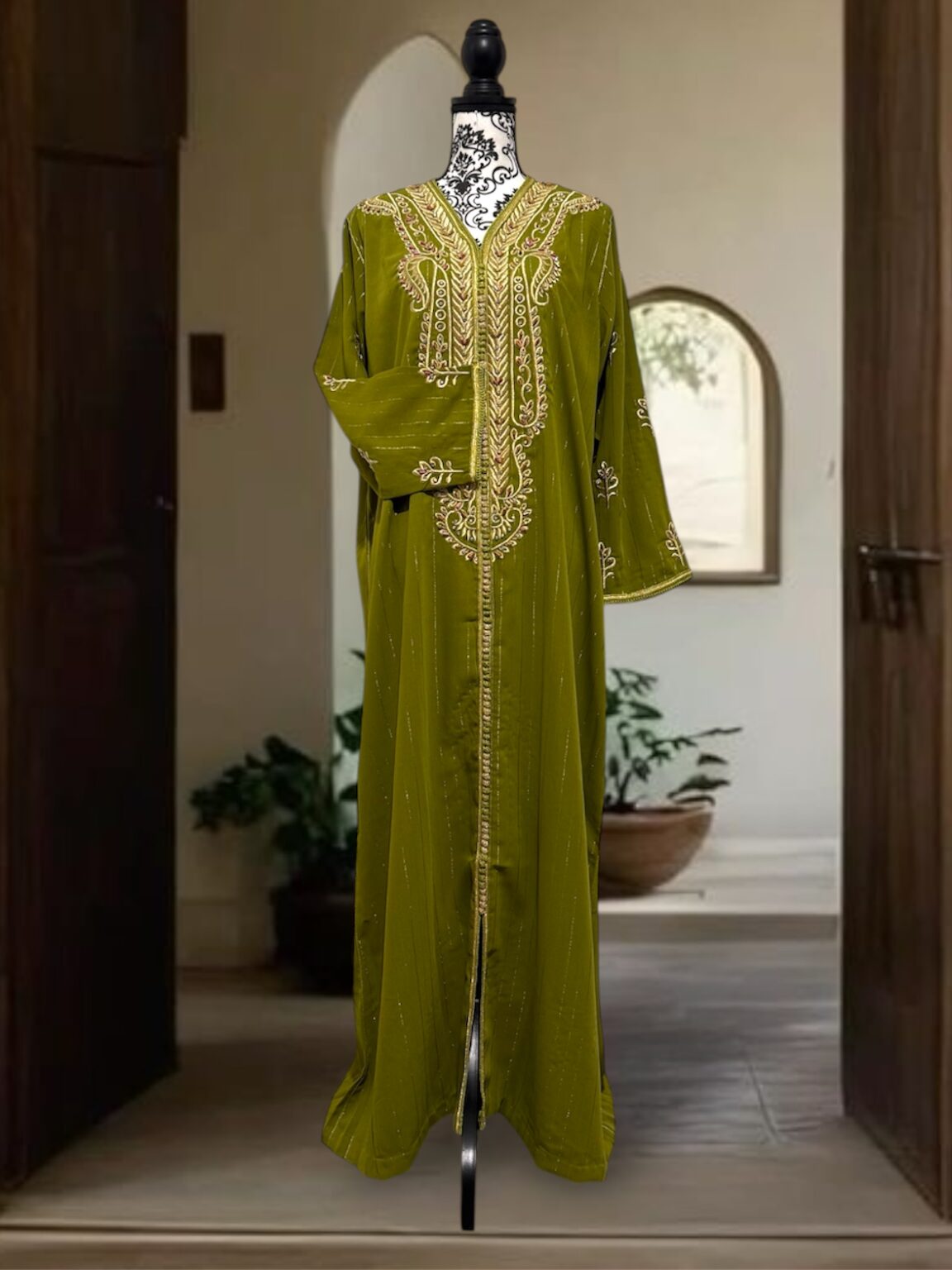 Caftan à perles brodées