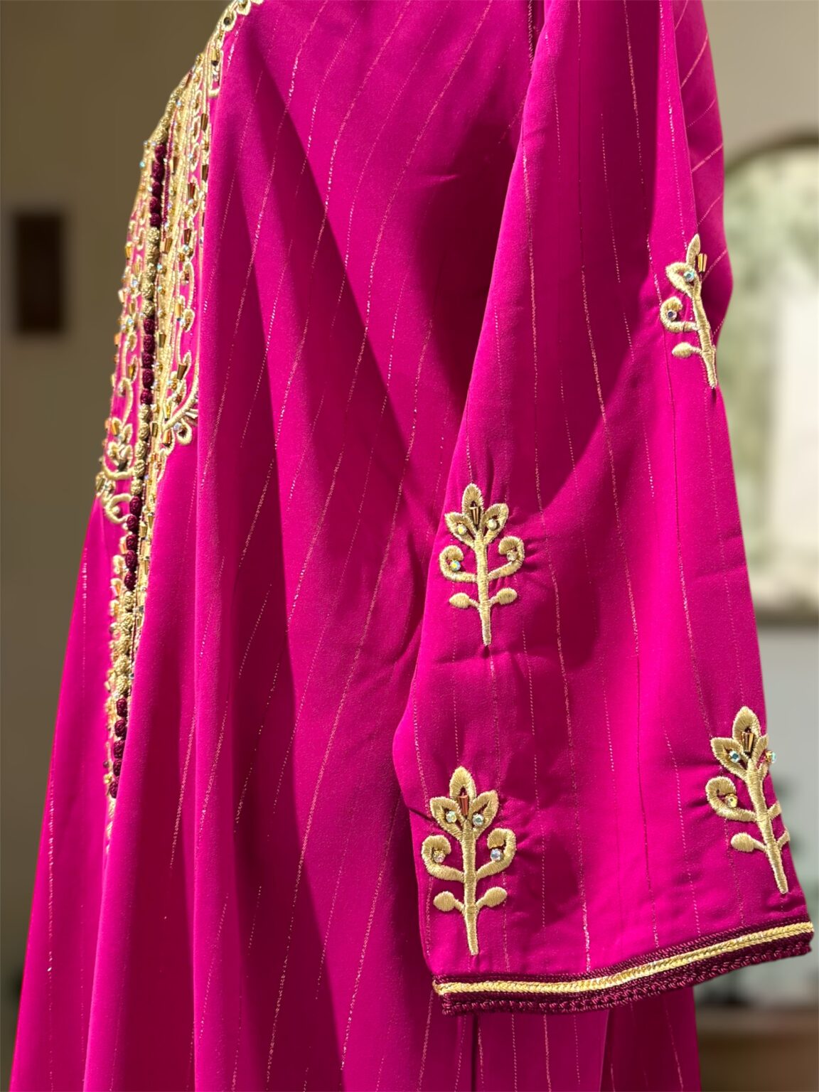 Caftan à perles brodées
