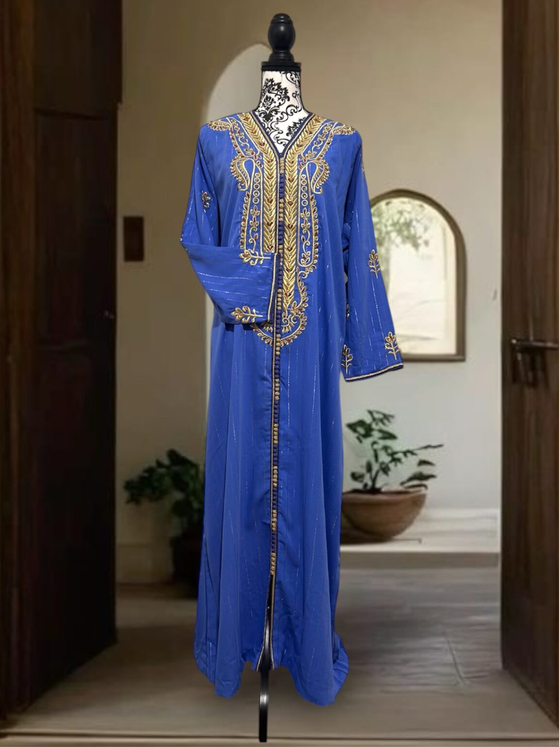 Caftan à perles brodées