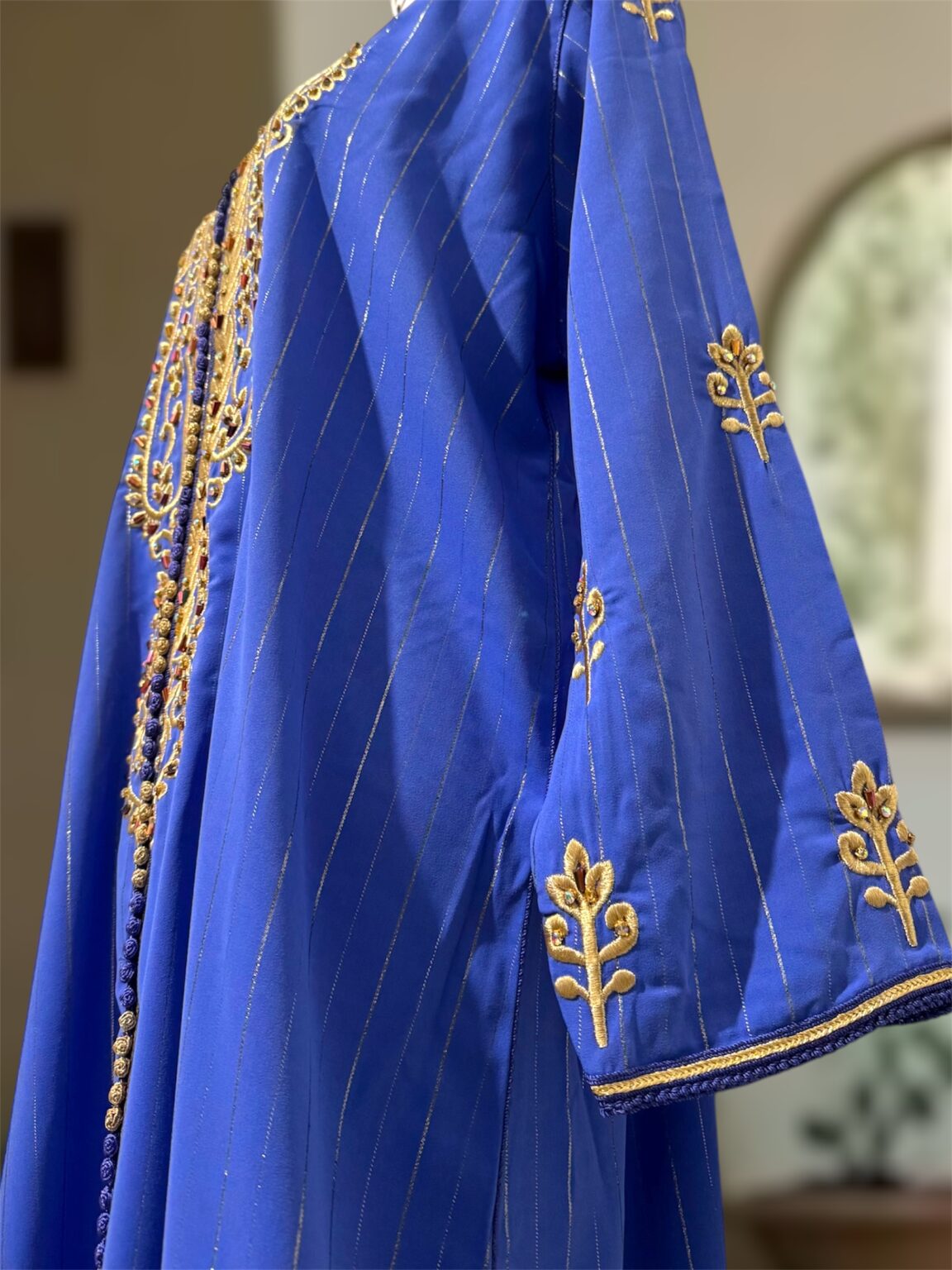 Caftan à perles brodées