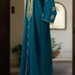 Caftan à perles brodées