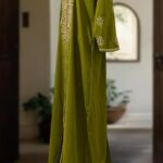 Caftan à perles brodées