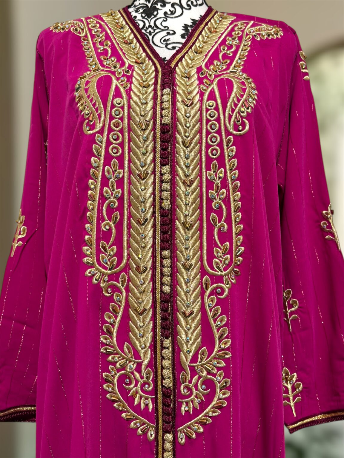 Caftan à perles brodées