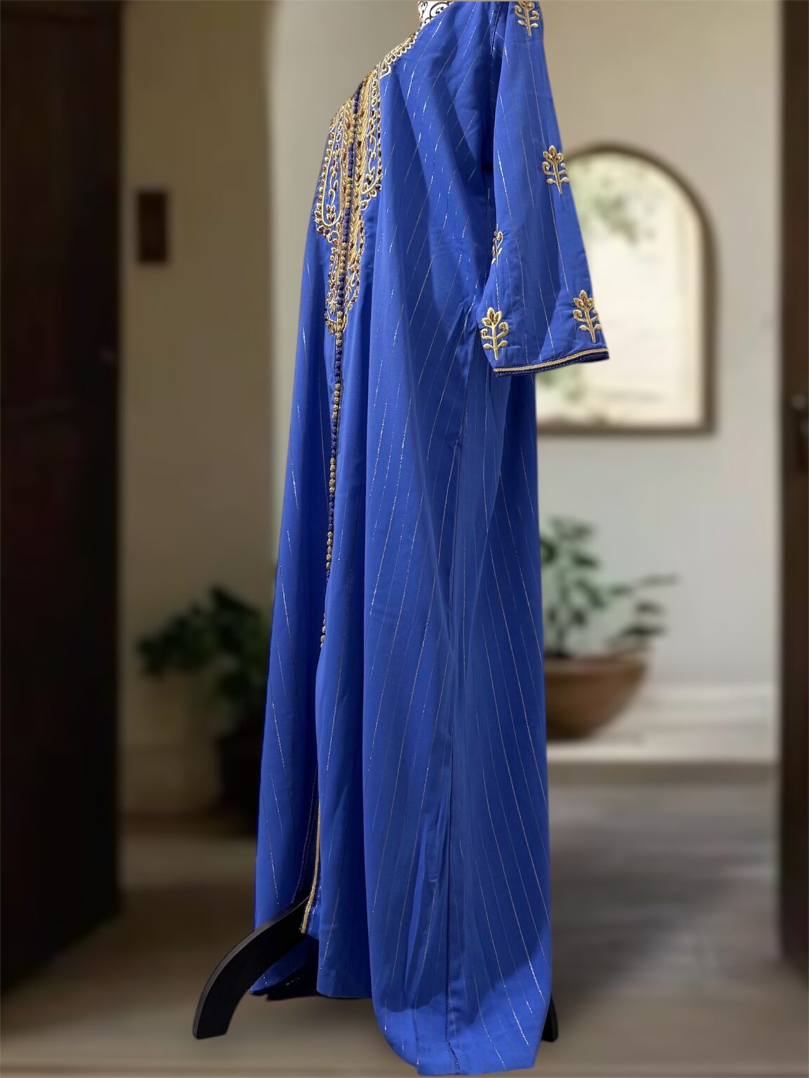 Caftan à perles brodées