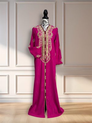 Caftan aux perles brodées