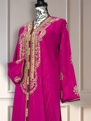 Caftan aux perles brodées