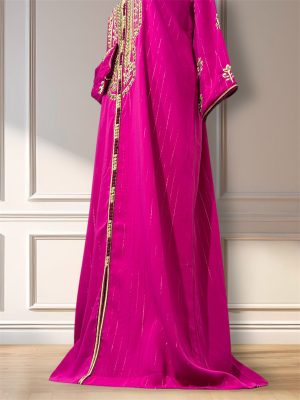 Caftan aux perles brodées