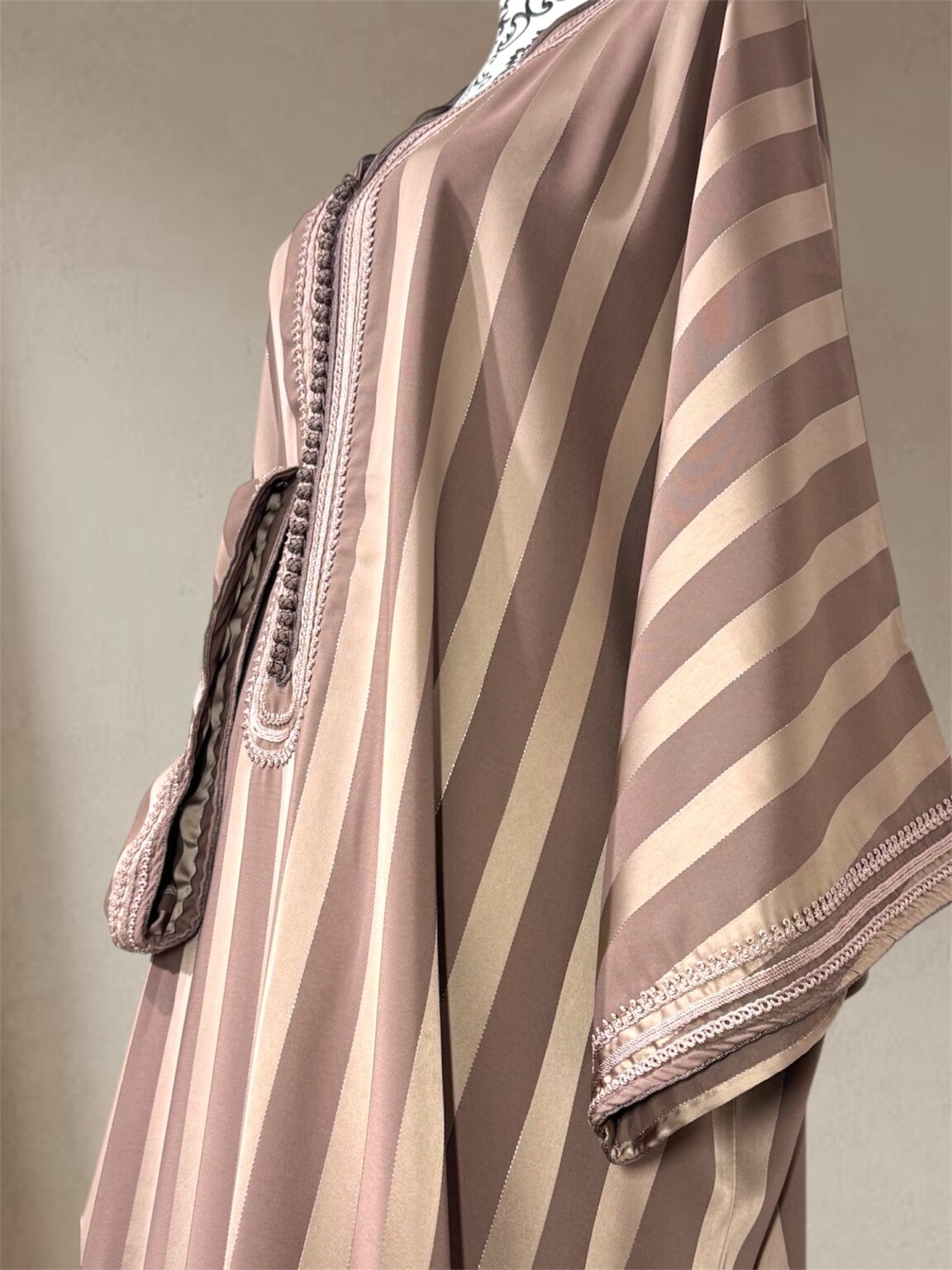 Jawhara papillon beige foncé
