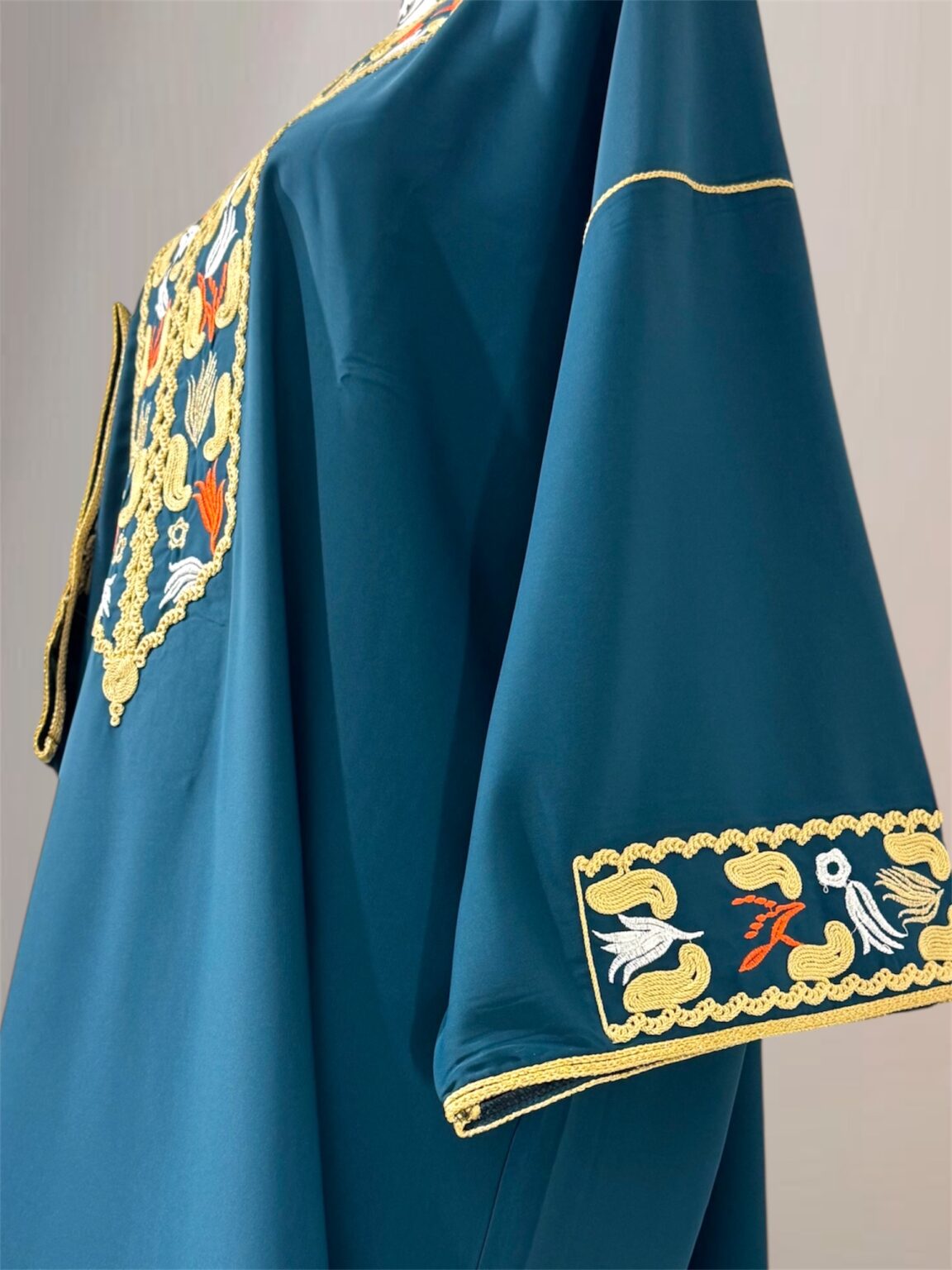 Gandoura avec broderies artisanales
