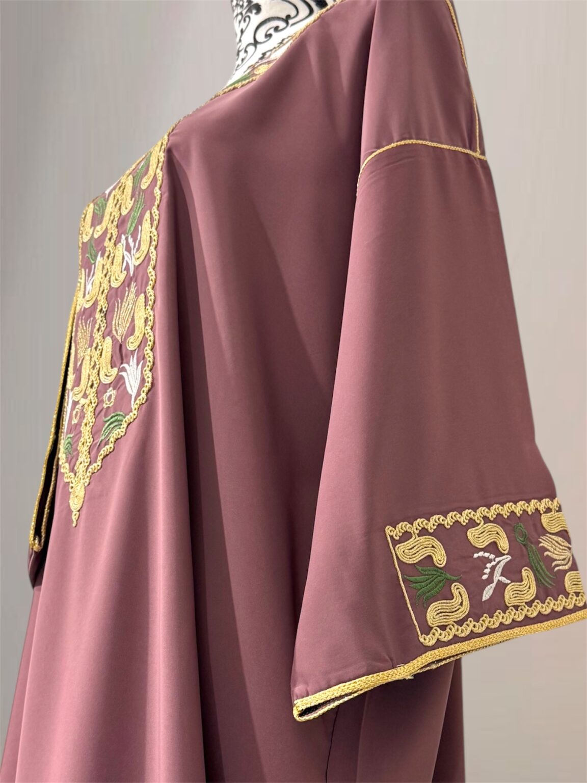 Gandoura avec broderies artisanales