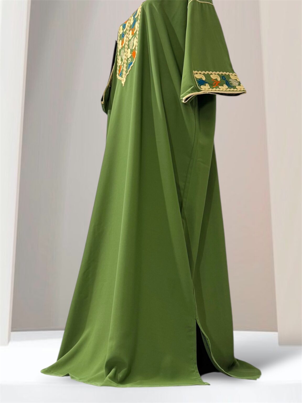 Gandoura avec broderies artisanales