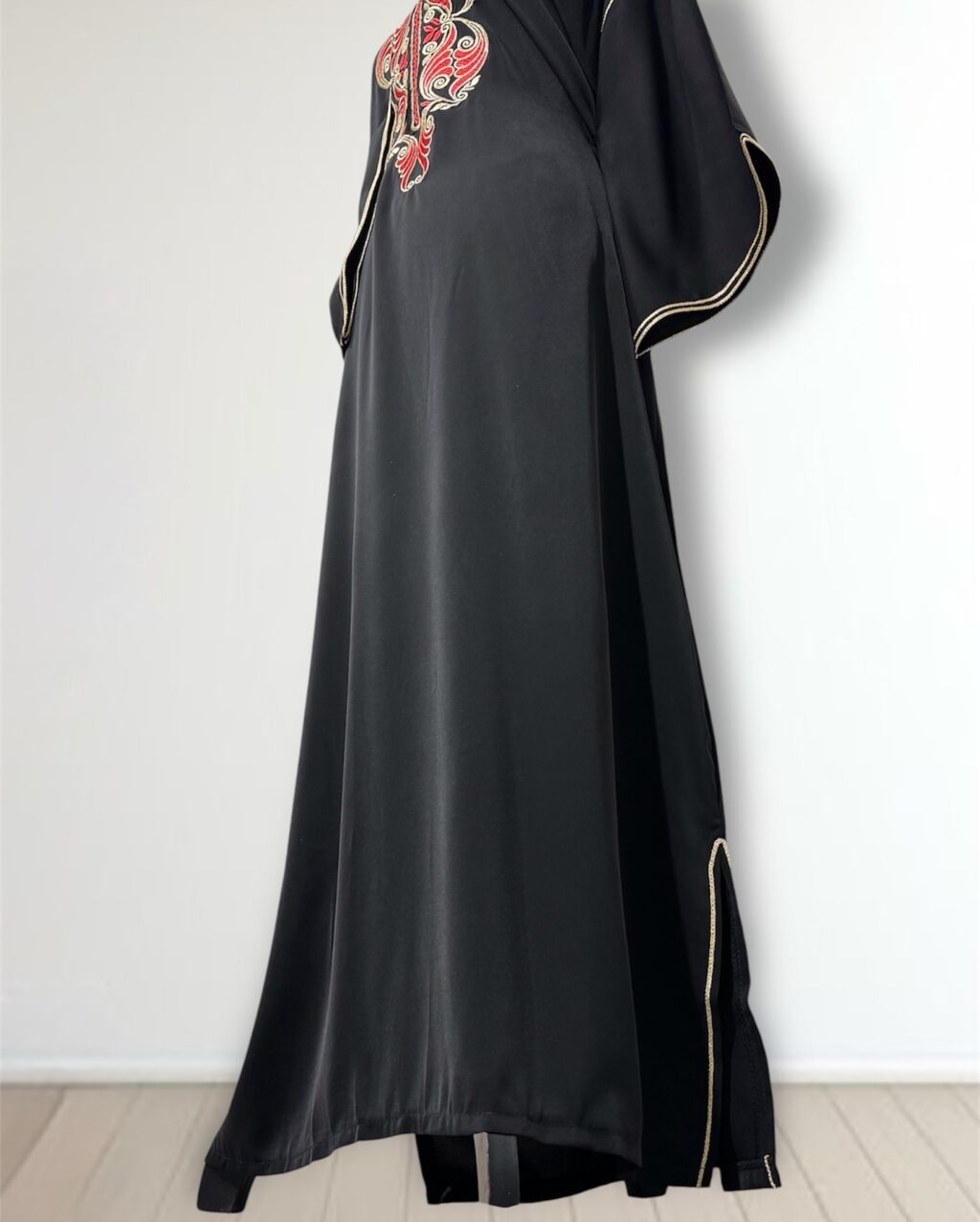 Instagram post from sawsania_. This post is in position 3.